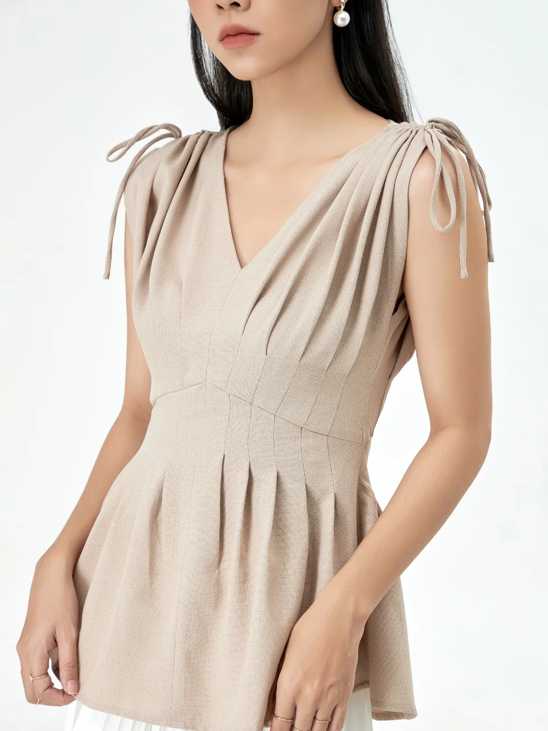 ÁO CỔ TIM CHÍT EO SHE NANO - HIỆU ỨNG LINEN MÀU BE