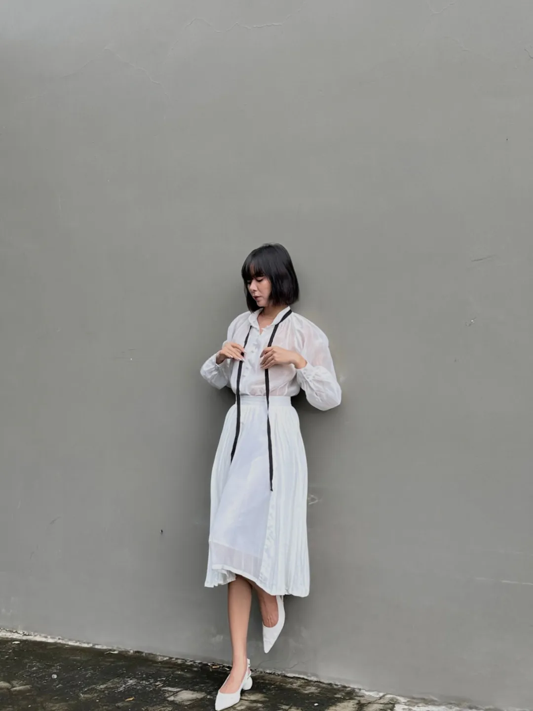 Áo Sheer Cổ Trụ Phối Ribbon ngoài trời