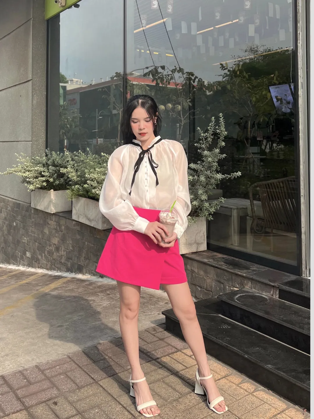 Model thực tế Chân váy Short Satin hồng M Hồng