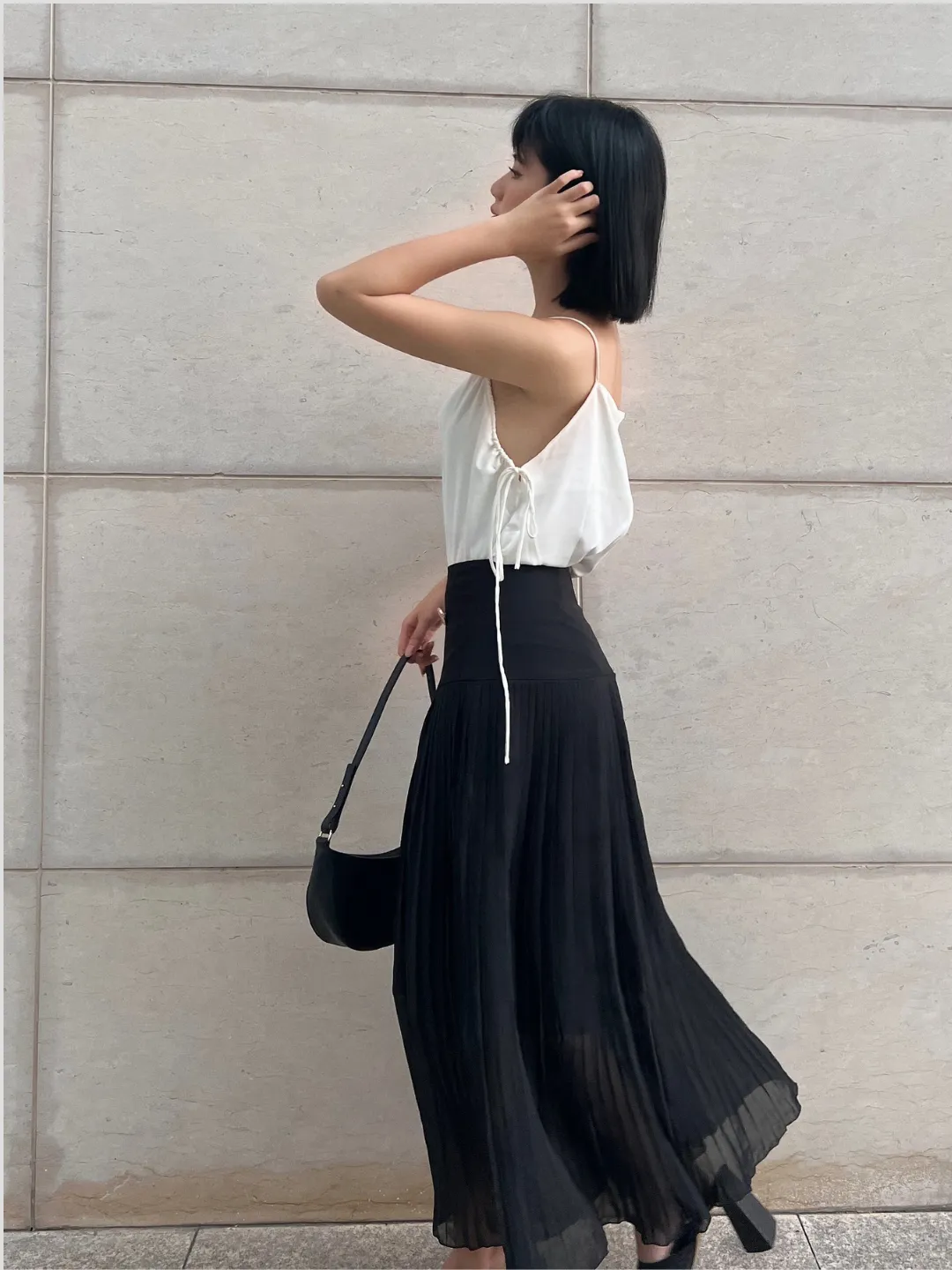 Set Áo 2 dây lụa cao cấp màu trắng nhuộm tự nhiên eco dyed và chân váy đen2_16